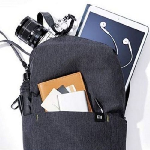 Esta práctica mochila de Xiaomi cuenta con hasta bolsillo antirrobo -  XIAOMIADICTOS